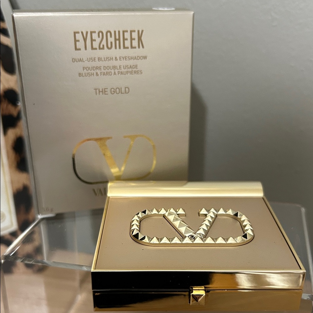 Valentino Eye2Cheek Dual-Use Blush & Eyeshadow – Gold